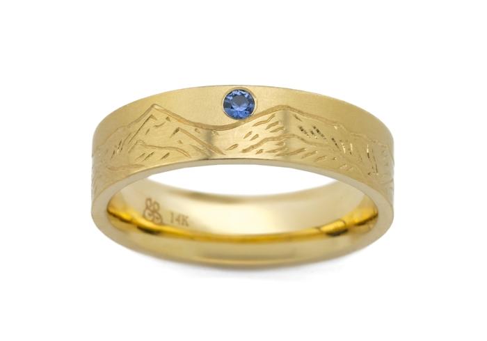 14K Hand Engraved Yogo Sapphire Mountain Range Band