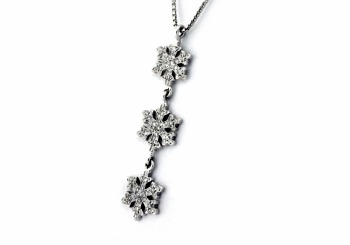 18K Diamond Snowflake Pendant 18K Diamond Snowflake Pendant