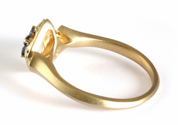 18K Yogo Sapphire and Diamond Ring 18K Yogo Sapphire and Diamond Ring
