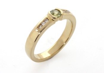 14K Montana Sapphire and Diamond Ring 14K Montana Sapphire and Diamond Ring