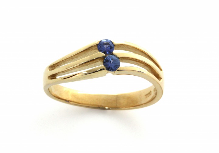 14K Yogo Sapphire Ring