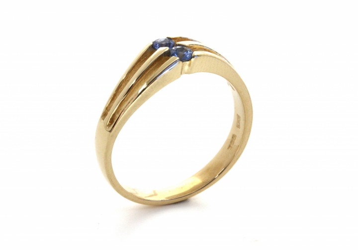 14K Yogo Sapphire Ring