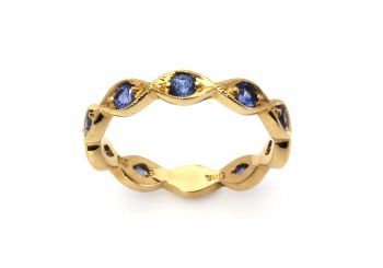 14K Yogo Sapphire Stacking Ring