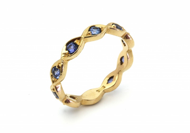 14K Yogo Sapphire Stacking Ring