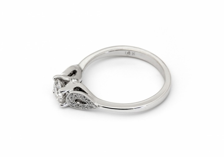 14K Solitaire Engagement Ring