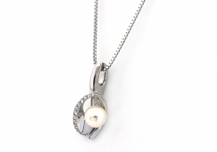 14K Pearl and Diamond Pendant