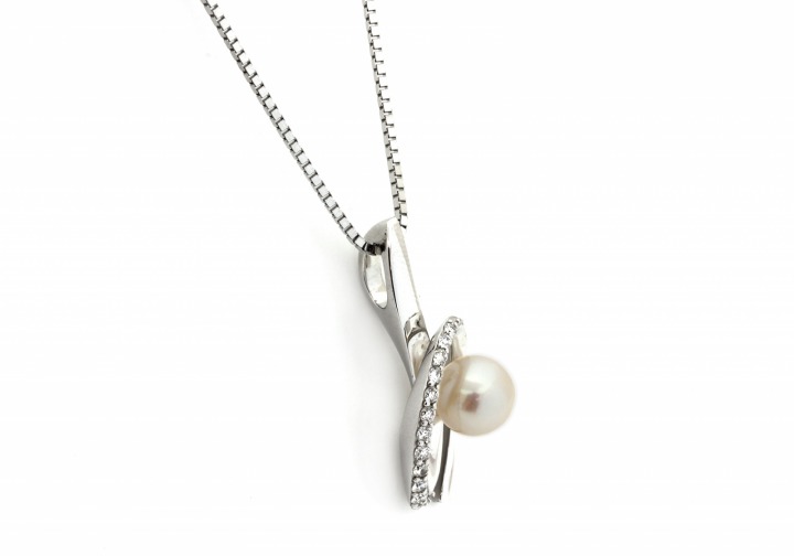 14K Pearl and Diamond Pendant