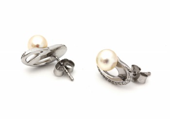 14K Pearl and Diamond Stud Earrings 14K Pearl and Diamond Stud Earrings
