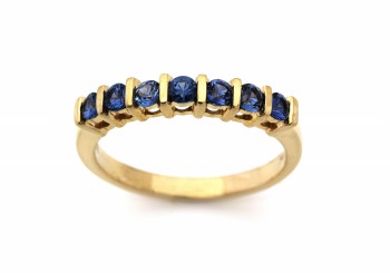 14K Yogo Sapphire Band