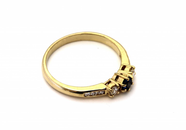 14K Yogo Sapphire & Diamond Ring 