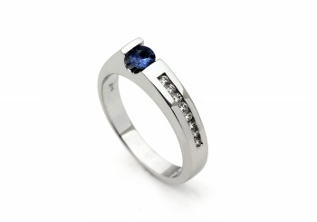 14K Yogo Sapphire and Diamond Ring 14K Yogo Sapphire and Diamond Ring