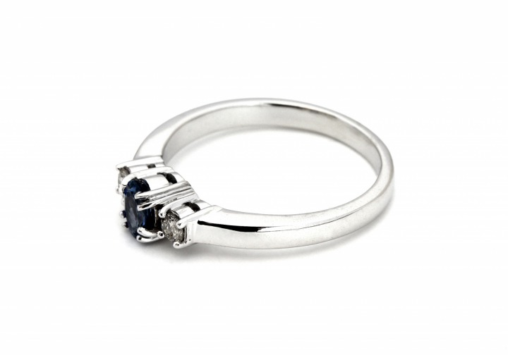 14K Yogo Sapphire & Diamond Ring