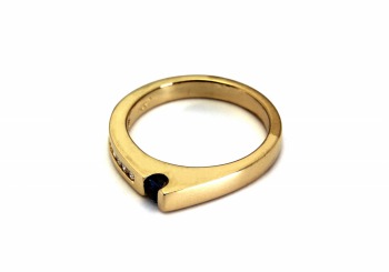 14K Yogo Sapphire & Diamond Ring 14K Yogo Sapphire & Diamond Ring