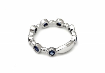 14K Yogo Sapphire Band 14K Yogo Sapphire Band