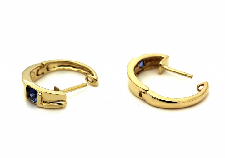 14K Yogo Sapphire Hoop Earrings