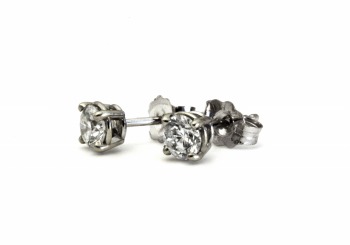 14K Diamond Stud Earrings 14K Diamond Stud Earrings