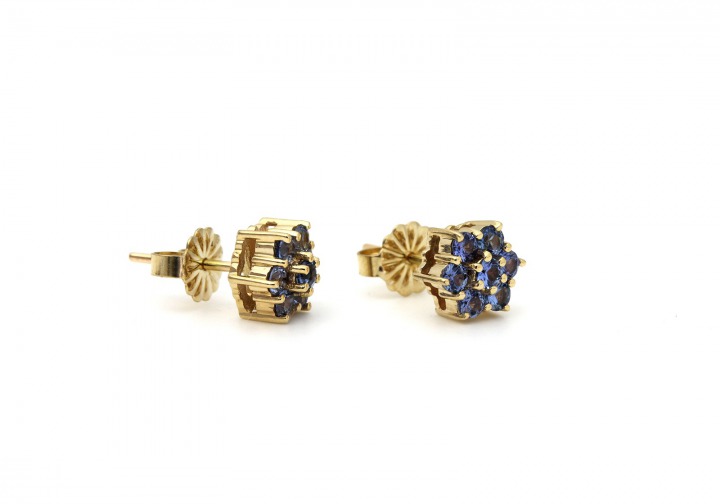 14K Yogo Sapphire Earrings