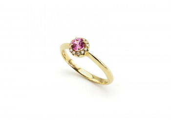 14 K Yellow Gold Pink Sapphire & Diamond Ring 14 K Yellow Gold Pink Sapphire & Diamond Ring