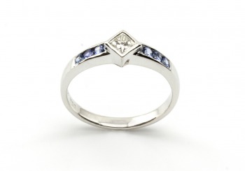 14K Diamond & Yogo Sapphire Ring