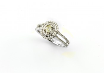 18K Diamond Engagement Ring 18K Diamond Engagement Ring