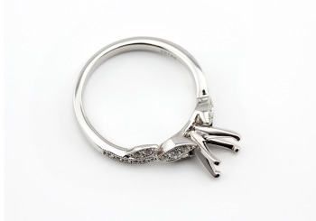 14K White Gold Semi-Mount 14K White Gold Semi-Mount