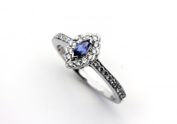 14K Yogo Sapphire & Diamond Ring 14K Yogo Sapphire & Diamond Ring