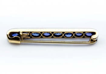 Vintage Yogo Sapphire and Diamond Pin Vintage Yogo Sapphire and Diamond Pin