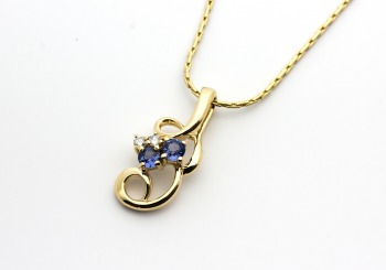 Yogo Sapphire & Diamond Pendant