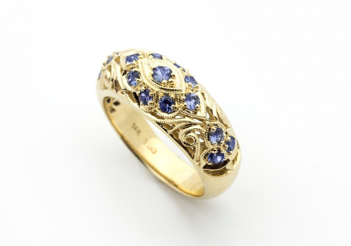 14K Yellow Gold Yogo Sapphire Ring