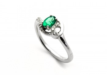 14K Emerald and Diamond Ring 14K Emerald and Diamond Ring