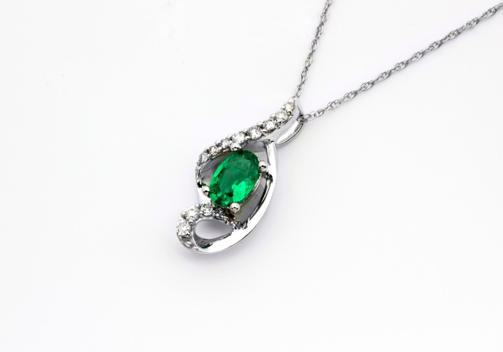 14K Emerald Pendant