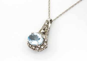 14K Aquamarine Pendant 14K Aquamarine Pendant