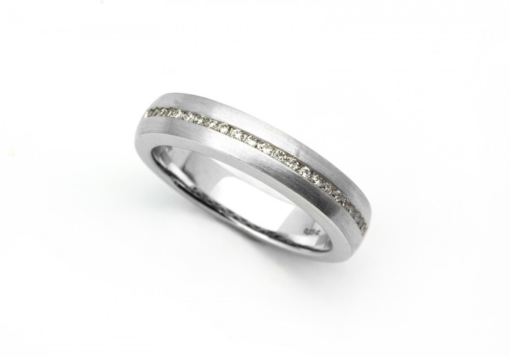 14K Diamond Band