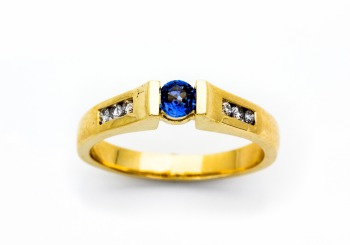 14K Yogo Sapphire and Diamond Ring