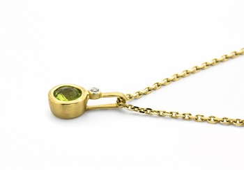 14K Peridot and Diamond Pendant 14K Peridot and Diamond Pendant