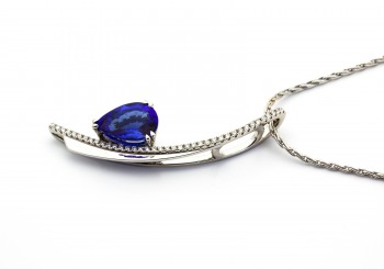 18K Tanzanite and Diamond Pendant 18K Tanzanite and Diamond Pendant