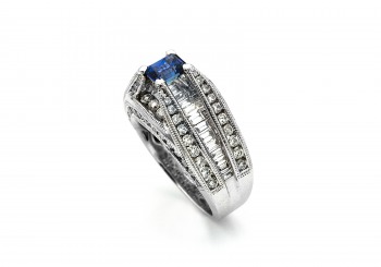 18K Yogo Sapphire & Diamond Ring 18K Yogo Sapphire & Diamond Ring