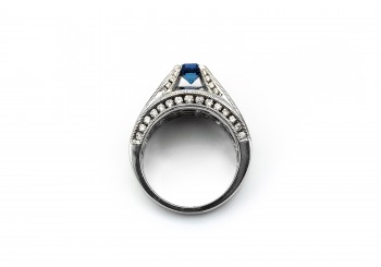 18K Yogo Sapphire & Diamond Ring 18K Yogo Sapphire & Diamond Ring