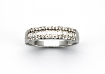 18K Diamond Ring