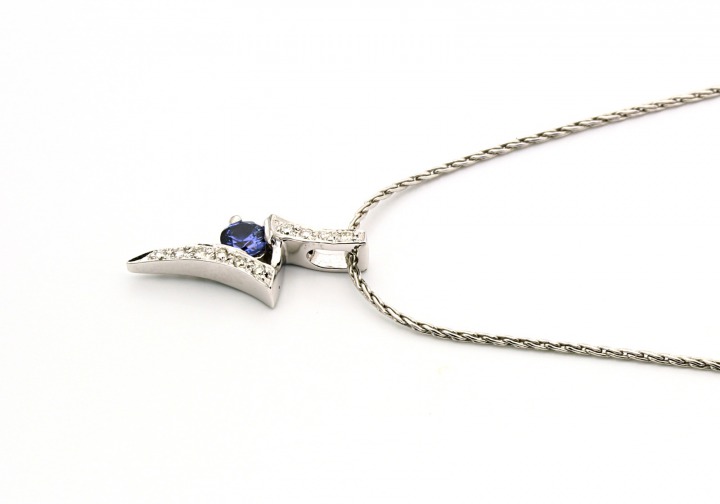 Yogo Sapphire & Diamond Pendant