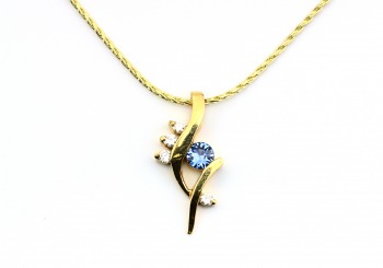 Yogo Sapphire & Diamond Pendant