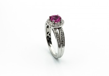 18K Pink Sapphire Ring 18K Pink Sapphire Ring