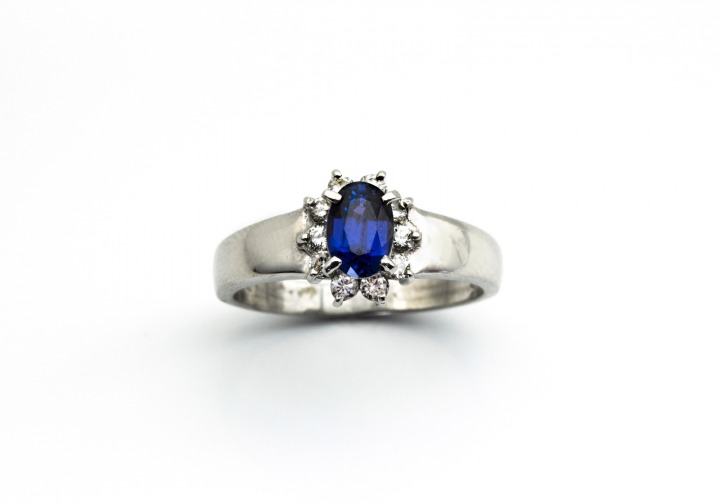 Platinum Yogo Sapphire & Diamond Ring
