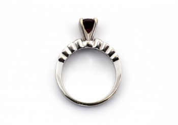 18K Ruby & Diamond Ring 18K Ruby & Diamond Ring