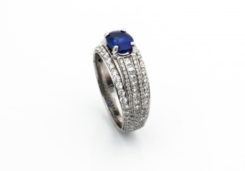 18K Sapphire & Diamond Ring 18K Sapphire & Diamond Ring