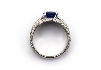 18K Sapphire & Diamond Ring 18K Sapphire & Diamond Ring