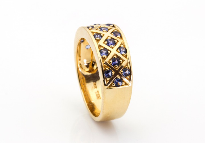14K Yogo Sapphire Ring