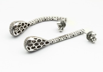 18K Diamond Earrings 18K Diamond Earrings