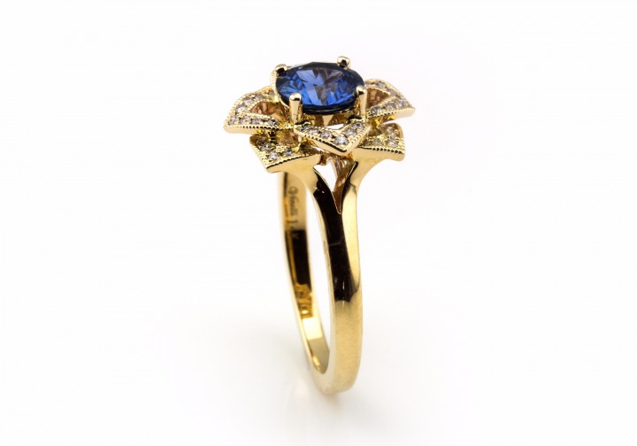 14K Yogo Sapphire & Diamond Ring