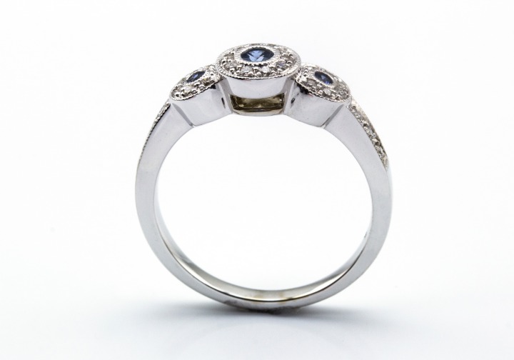 14K Yogo Sapphire Ring